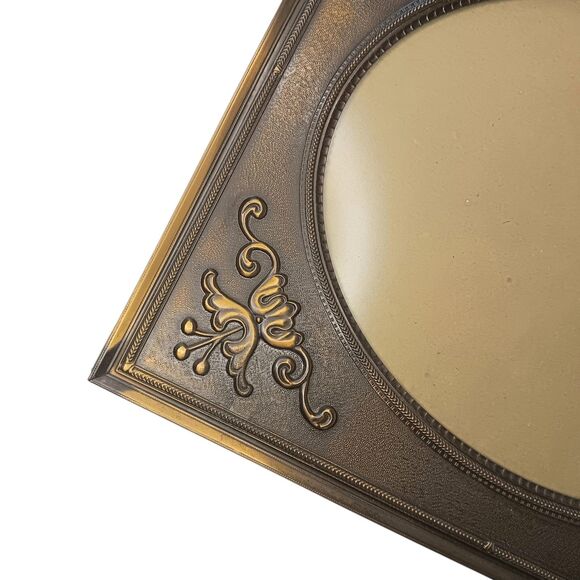 VTG Antique Brass Metal Photo Frame Oval Ornate Embossed Scroll 10x12 Photo 8x10 - Picture 3 of 16